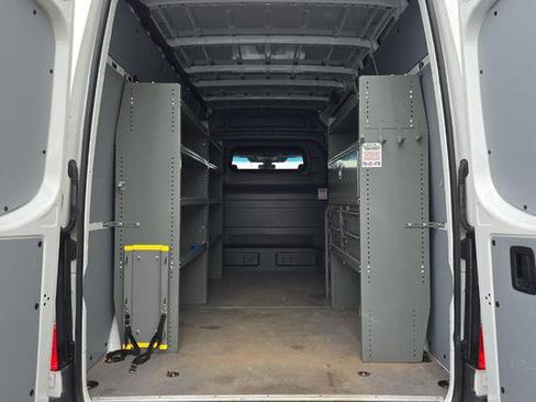 Used 2023 Mercedes-Benz Sprinter 2500 image 9
