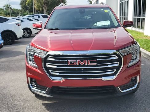 Used 2023 GMC Terrain SLT w/ Tech Package FWD image 8