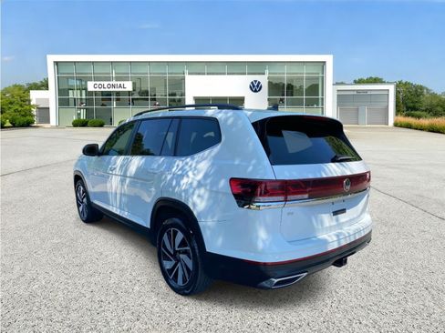 Used 2025 Volkswagen Atlas SE AWD/4WD image 3