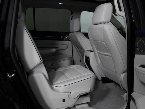 Used 2025 Buick Enclave Avenir w/ Super Cruise Package FWD image 37