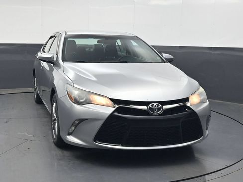 Used 2015 Toyota Camry SE FWD image 13