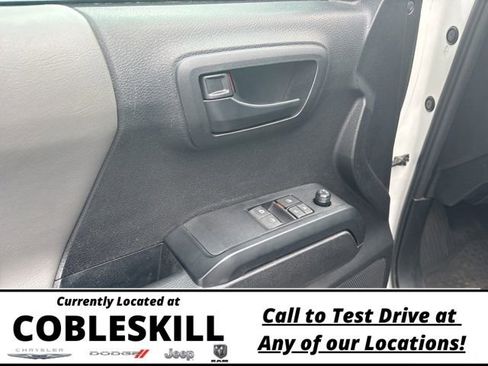 Used 2022 Toyota Tacoma 4x4 Access Cab image 10