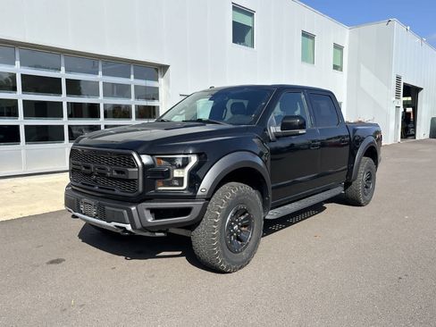 Used 2017 Ford F150 Raptor w/ Equipment Group 802A Luxury AWD/4WD image 1