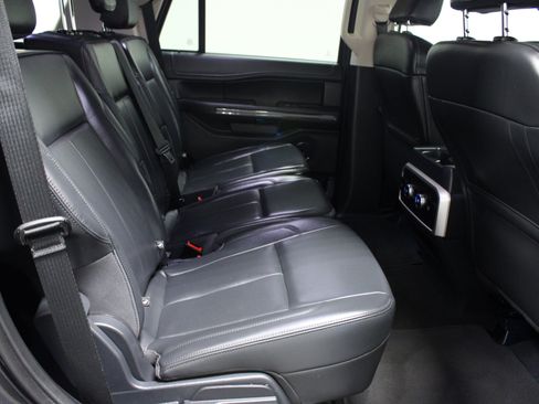 Used 2024 Ford Expedition XLT RWD image 13