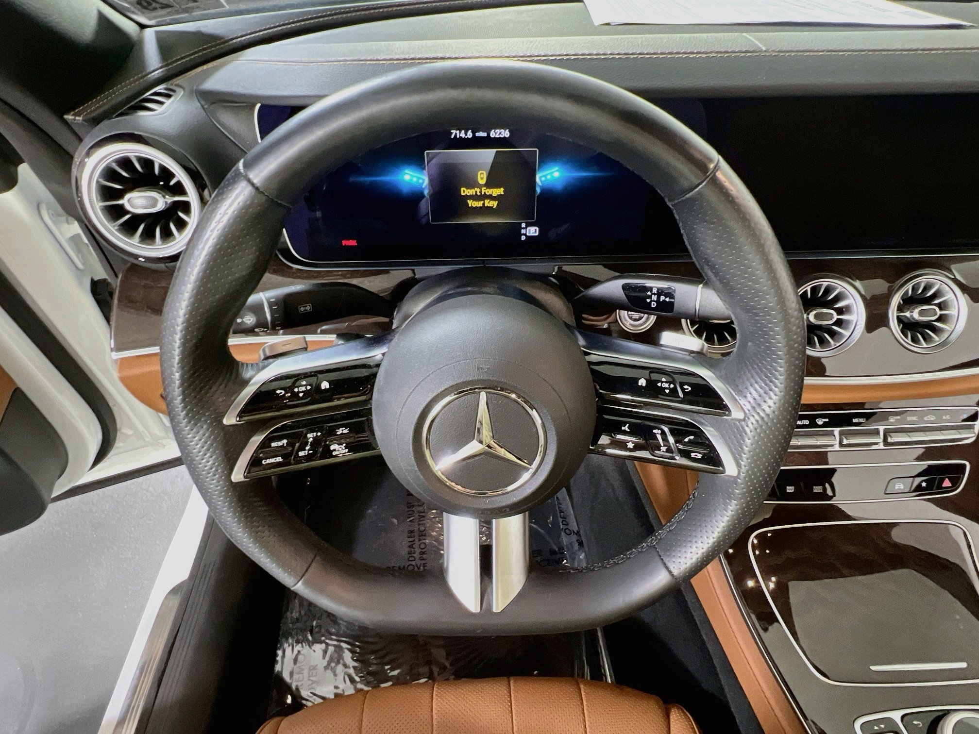 Used 2023 Mercedes-Benz E 450 4MATIC Cabriolet image 11