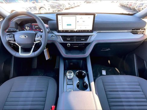 New 2026 Ford Explorer ST-Line w/ ST-Line Street Pack image 5