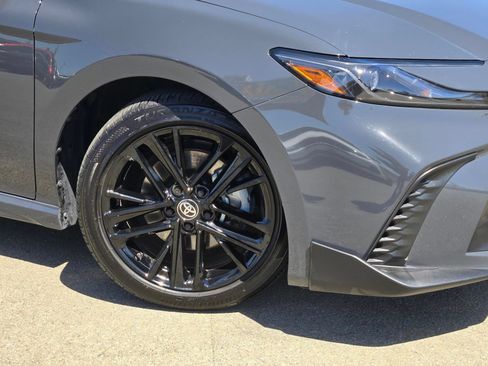 Used 2025 Toyota Camry SE w/ Convenience Package FWD image 9