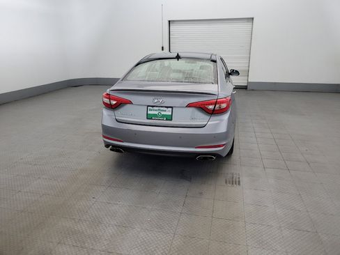 Used 2016 Hyundai Sonata Limited w/ Option Group 05 FWD image 7
