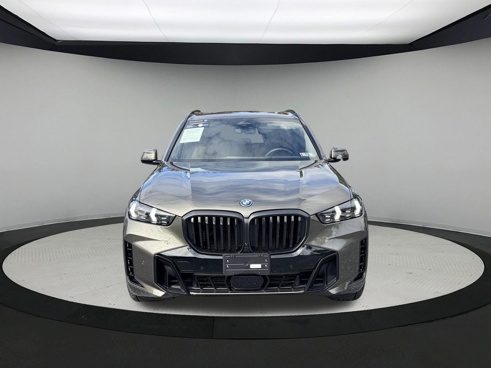 Certified 2026 BMW X5 xDrive50e w/ Executive Package AWD/4WD image 2