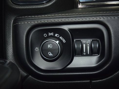 Used 2024 RAM 2500 Limited image 35