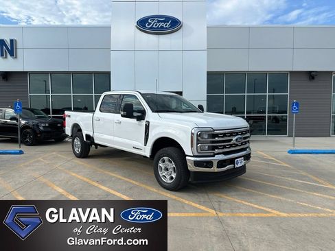 New 2026 Ford F350 XLT w/ XLT Premium Package AWD/4WD image 1