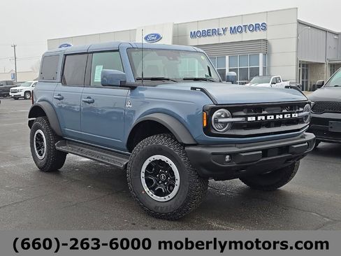 New 2025 Ford Bronco Outer Banks w/ Sasquatch Package image 1