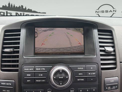 Used 2011 Nissan Pathfinder Silver AWD/4WD image 17