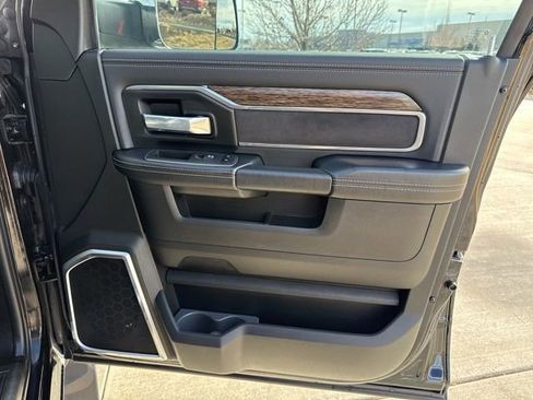 Used 2021 RAM 2500 Laramie w/ Body Color Bumper Group image 18