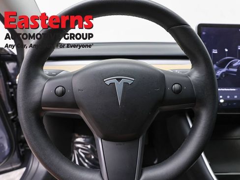 Used 2020 Tesla Model 3 Standard Range Plus RWD image 10