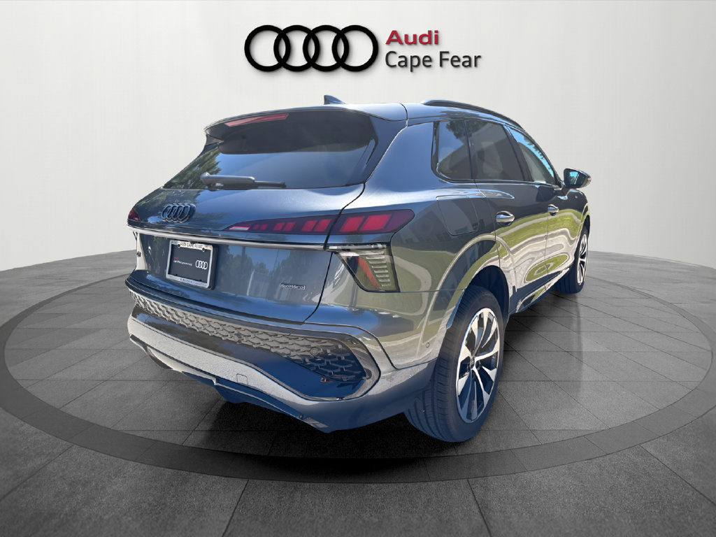 Used 2026 Audi Q3 quattro 2.0T w/ Driver Assistance Package AWD/4WD image 7