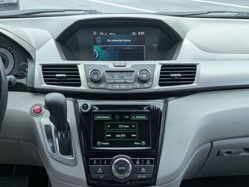 Used 2016 Honda Odyssey SE image 17