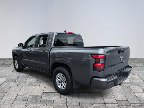 Used 2024 Nissan Frontier SV image 5