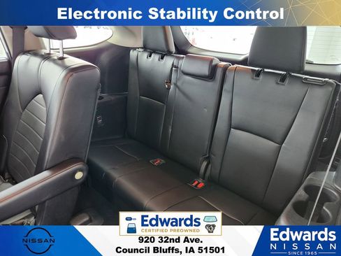 Used 2023 Toyota Highlander XLE AWD/4WD image 18