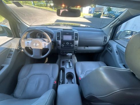 Used 2014 Nissan Frontier SL w/ SL Moonroof Package AWD/4WD image 13
