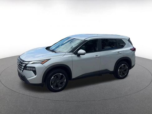 Used 2025 Nissan Rogue SV FWD image 8