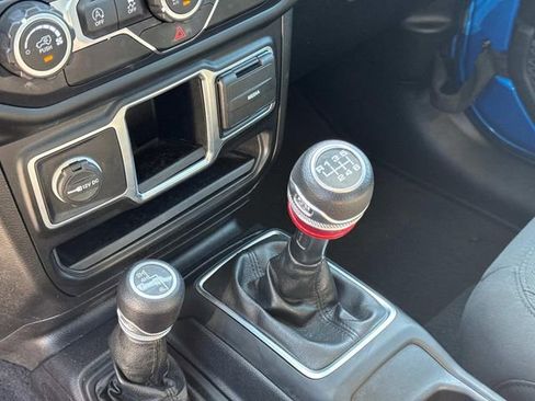 Used 2020 Jeep Gladiator Sport AWD/4WD image 30