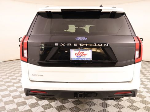 Used 2025 Ford Expedition Active AWD/4WD image 26