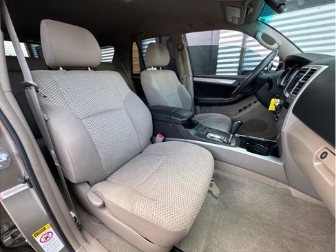 Used 2007 Toyota 4Runner SR5 image 4