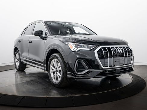 Used 2025 Audi Q3 2.0T Premium w/ Convenience Package AWD/4WD image 2