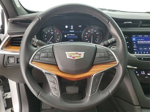 Used 2022 Cadillac XT5 Premium Luxury w/ Technology Package image 23
