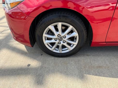 Used 2018 MAZDA MAZDA3 Sport FWD image 12