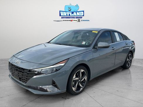 Used 2023 Hyundai Elantra Limited image 32