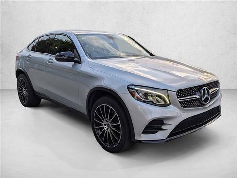 Used 2017 Mercedes-Benz GLC 300 4MATIC Coupe image 3