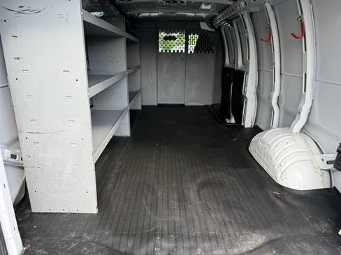 Used 2022 Chevrolet Express 3500 Extended w/ Driver Convenience Package RWD image 8