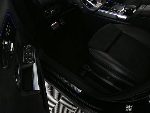 Certified 2023 Mercedes-Benz GLB 250 image 7