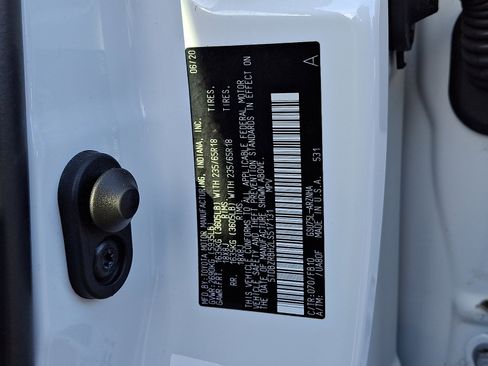 Used 2020 Toyota Highlander LE image 19