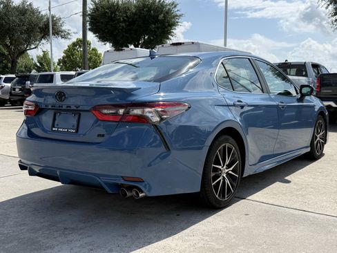 Used 2024 Toyota Camry SE FWD image 5
