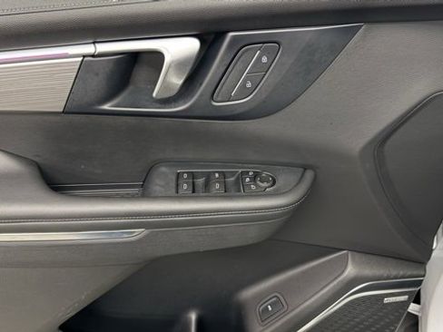 Used 2025 Buick Enclave Preferred image 12