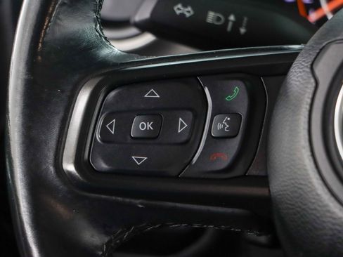 Used 2021 Jeep Gladiator Sport image 13