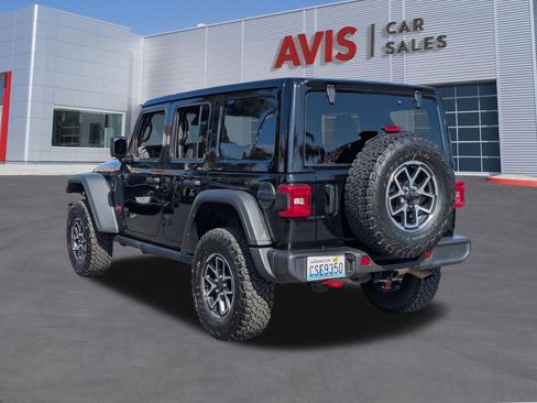 Used 2025 Jeep Wrangler Unlimited Rubicon AWD/4WD image 9
