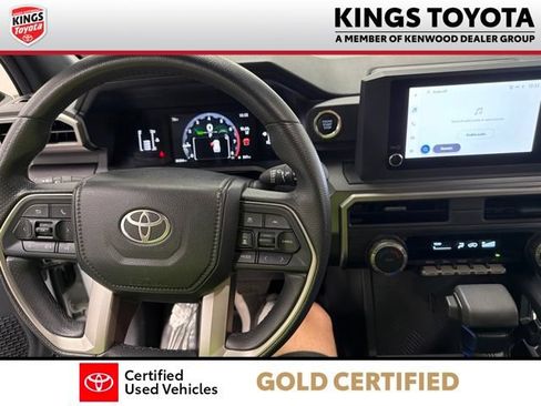 Certified 2025 Toyota 4Runner SR5 AWD/4WD image 17