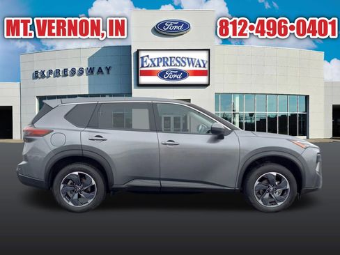 Used 2024 Nissan Rogue SV image 5