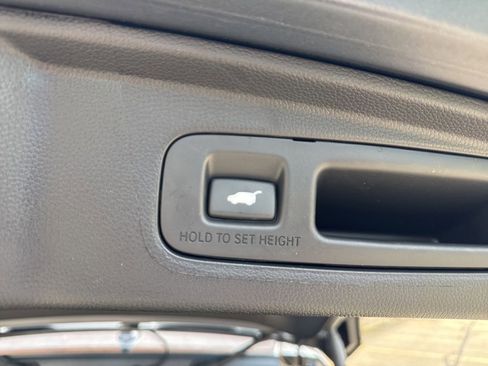 Used 2025 Honda CR-V Sport Touring image 8