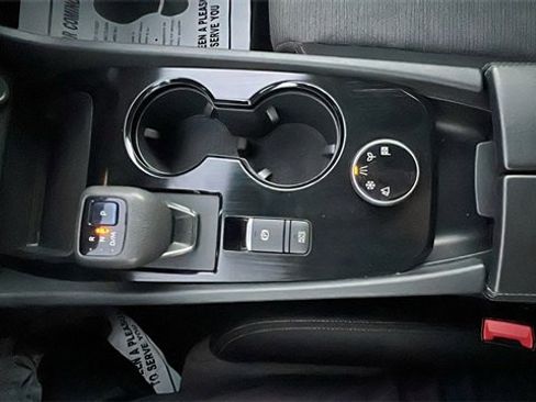 Used 2022 Nissan Rogue SV image 21