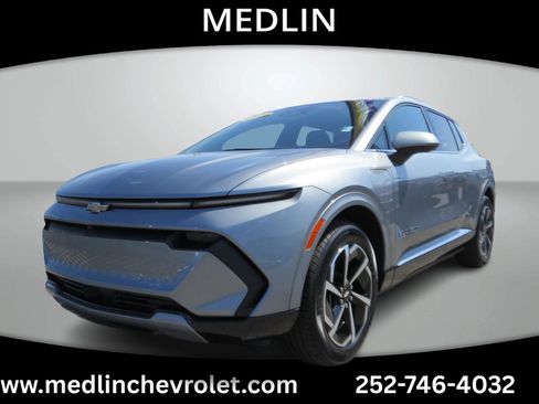 Used 2025 Chevrolet Equinox EV LT w/ Convenience Package FWD image 4