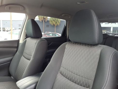 Certified 2020 Nissan Rogue SV image 16