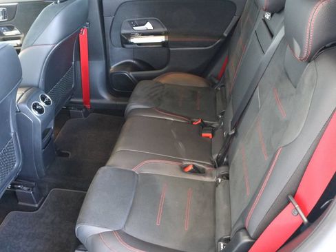 Used 2021 Mercedes-Benz GLB 35 AMG 4MATIC image 30