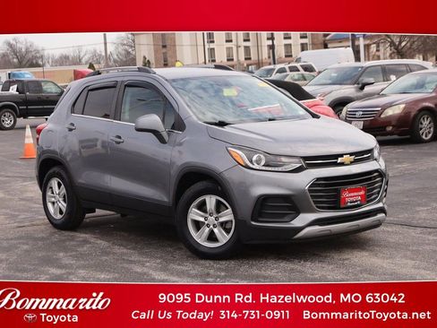 Used 2020 Chevrolet Trax LT image 1