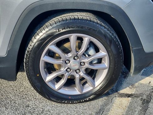 Used 2023 GMC Terrain SLT image 8