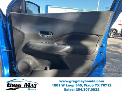 Used 2021 Nissan Kicks SV image 11